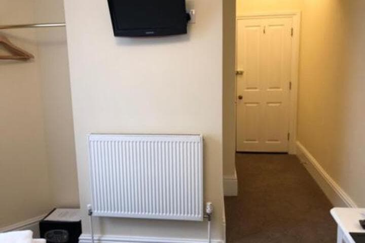 Peregrine House photo 3