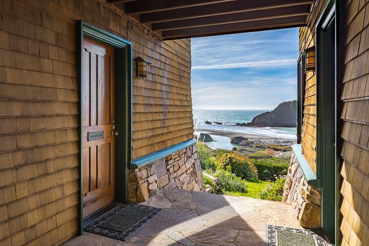 Elk Cove Inn & Spa photo 2
