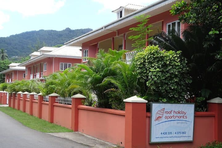 Reef Holiday Apartments photo 2