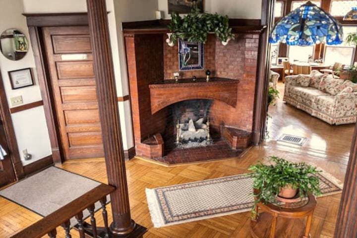Friendly City Inn Bed & Breakfast photo 2