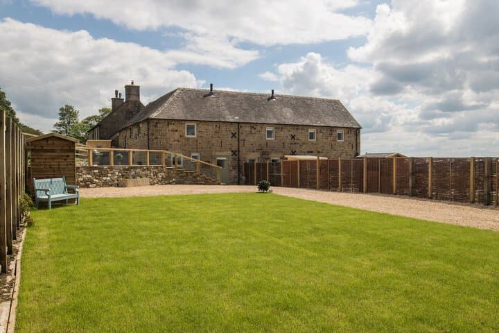 Parlour Barn photo 1