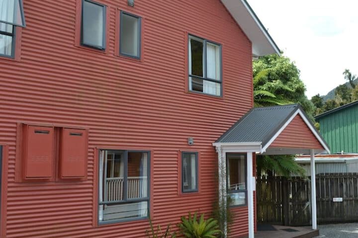 Franz Josef Montrose Hostel Lodge photo 5