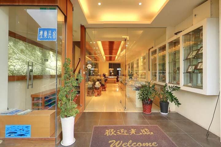 LITHO Hostel photo 2