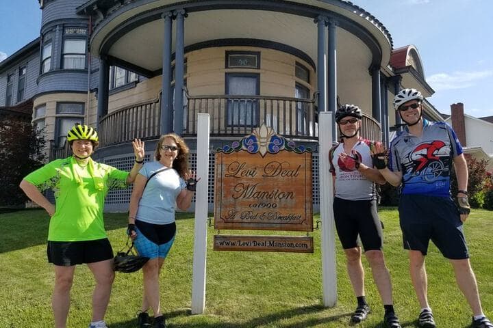 The Levi Deal Mansion Bed & Breakfast photo 3