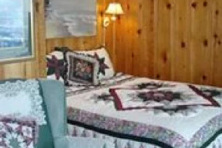 Breyhouse B&B Inn photo 5