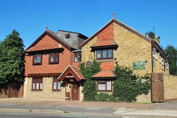 Drayton Garden Village destination view