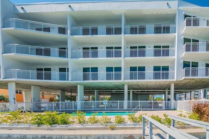 Provident Oceana Beachfront Suites photo 3