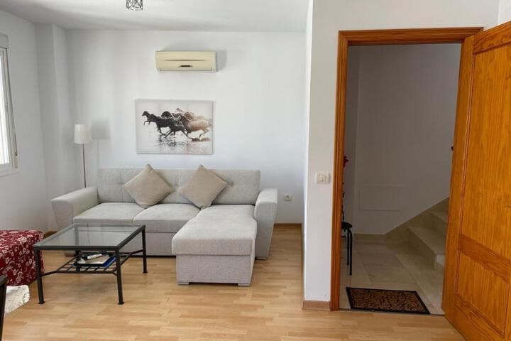 Apartment with terrace photo 4