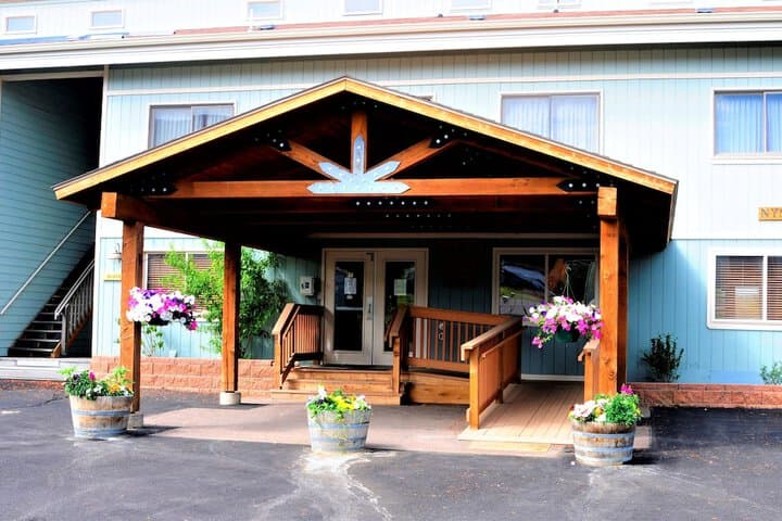 Twin Rivers Condominiums by Alderwood Colorado Management photo 4