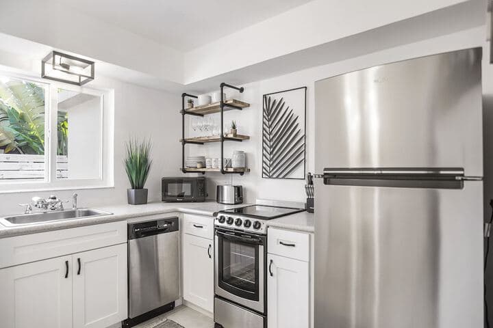 Alani Bay Premium Condos photo 3