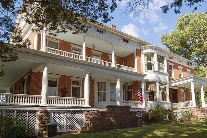 Emig Mansion photo 4