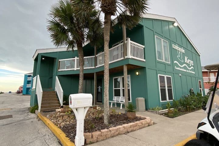 Executive Keys Condominiums on the Beach photo 4