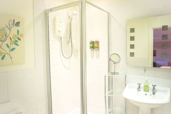 Somerville House photo 5