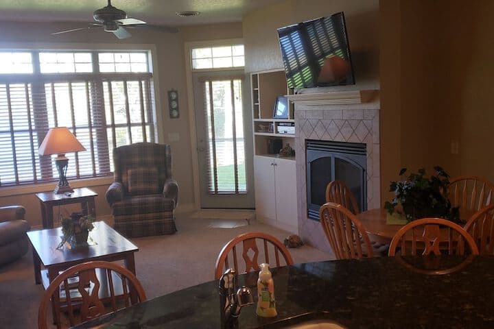 Unit 411a 1 BD / 1 BA Condo photo 4
