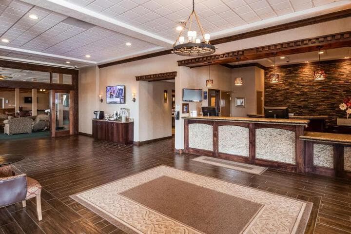 Best Western Plus Flathead Lake Inn & Suites photo 2