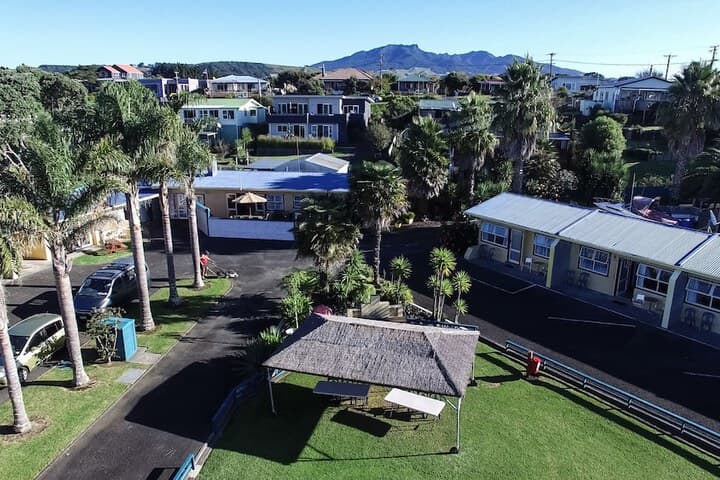 Raglan Palm Beach Motel photo 3