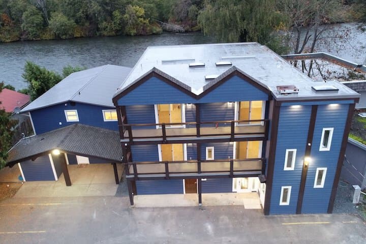 Chateau Riverside photo 2
