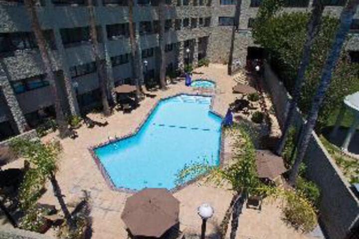 Doubletree by Hilton Los Angeles Rosemead photo 5