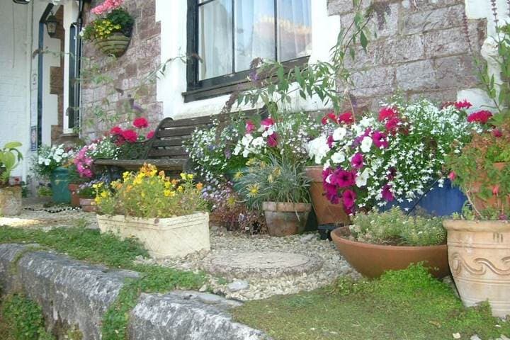 Ashleigh House photo 2
