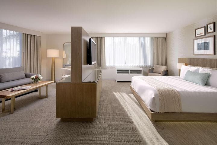 The Belamar Tapestry by Hilton photo 2