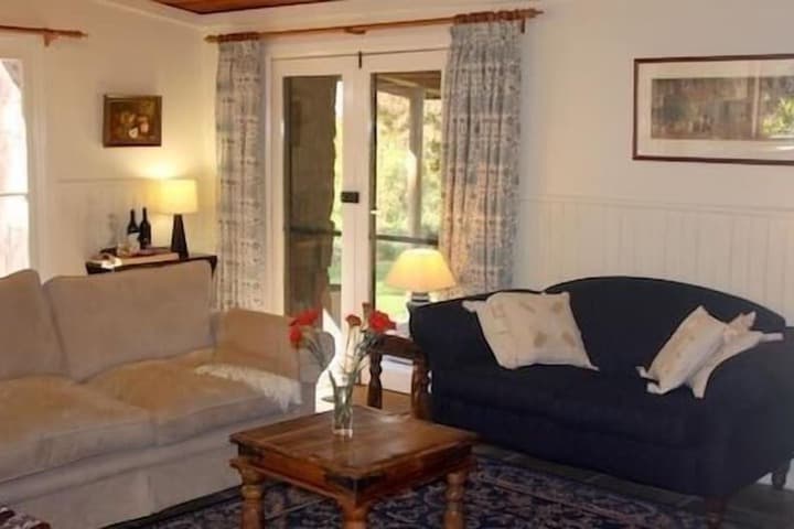 Wombat Hills Cottages photo 5