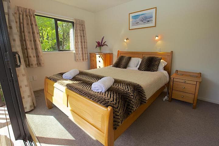 Crescent House photo 2
