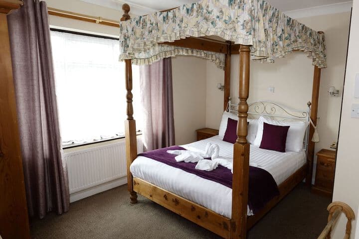 Aylesbray Lodge photo 5