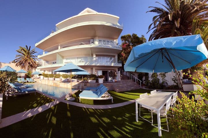 The Clarendon Bantry Bay photo 5