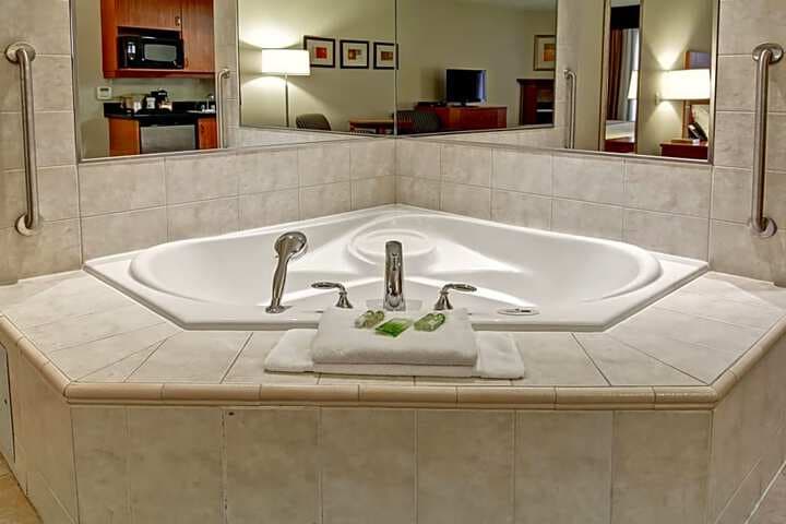 Holiday Inn Express & Suites Guelph an IHG Hotel photo 2