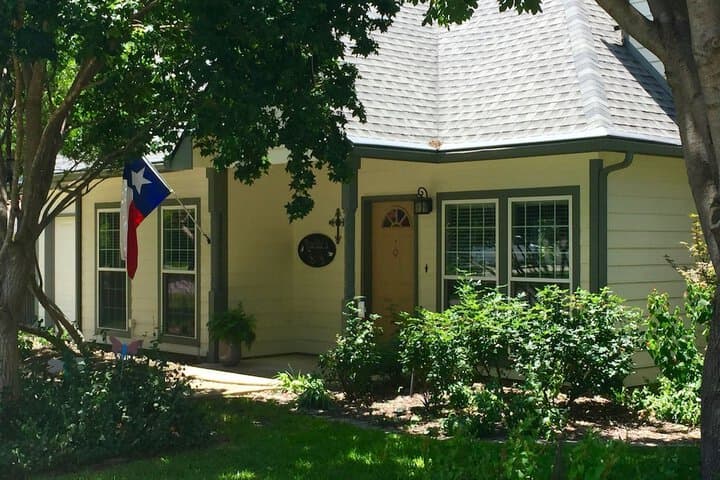 Garland destination view