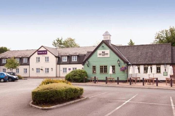 Premier Inn Manchester (Handforth) photo 3