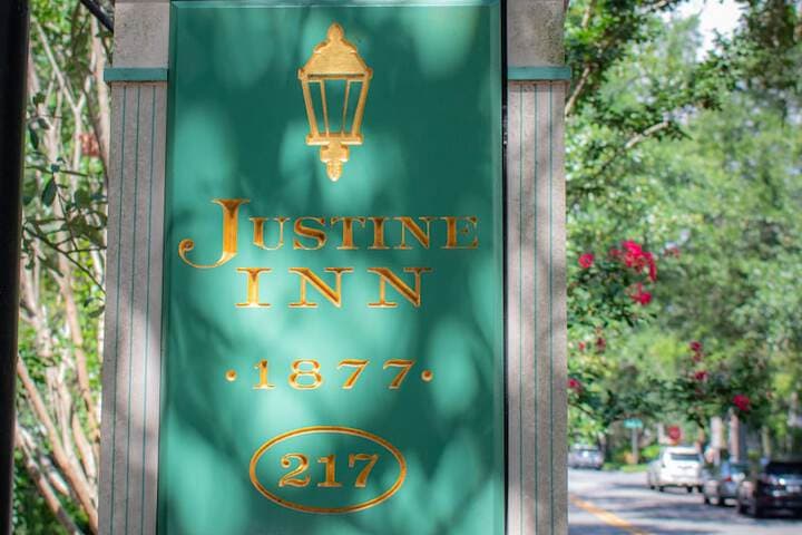 Justine Inn Savannah photo 2