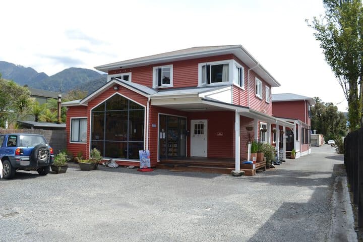 Franz Josef Montrose Hostel Lodge photo 2