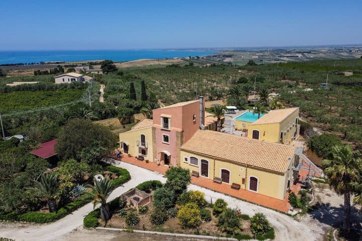 Torre Tabia photo 2