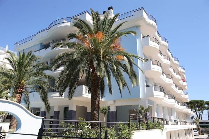 Holiday Rendez Vous photo 2
