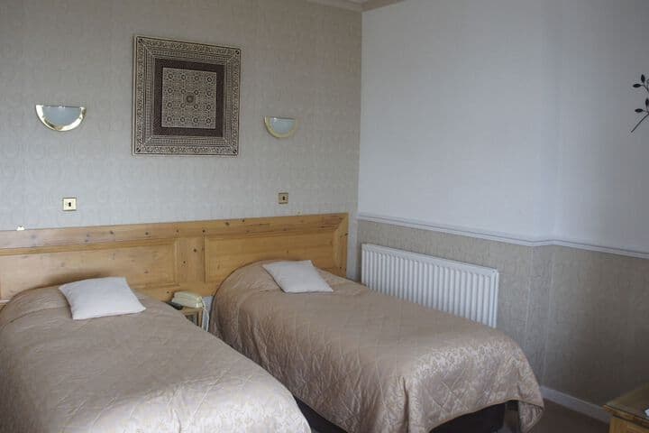 Plas Isa Hotel photo 3