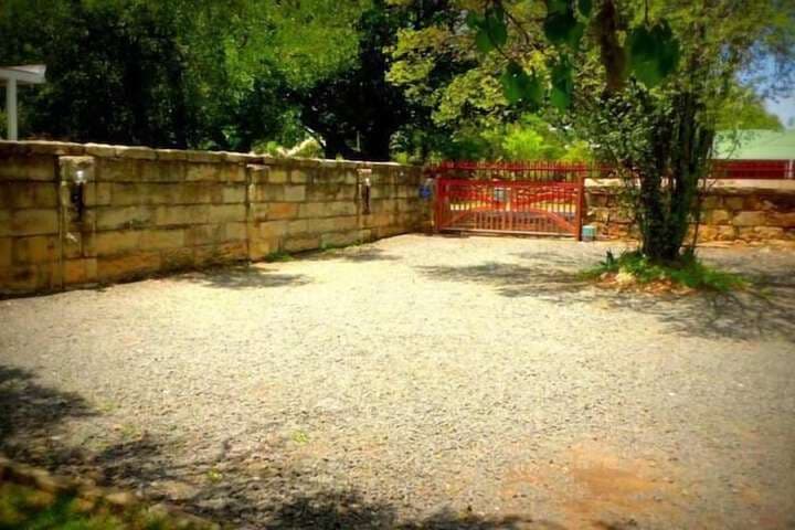 Top House Bed & Breakfast photo 2