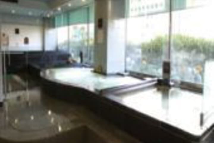 Holiday Inn photo 5