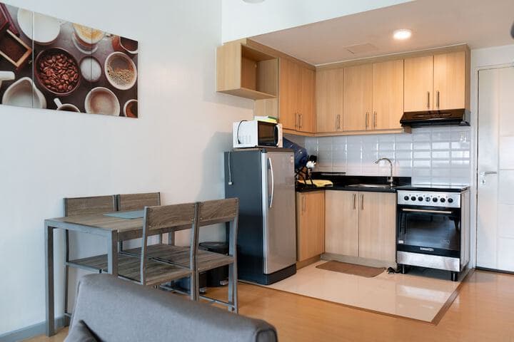 Prime BGC Location Apartments by PH Staycation photo 4