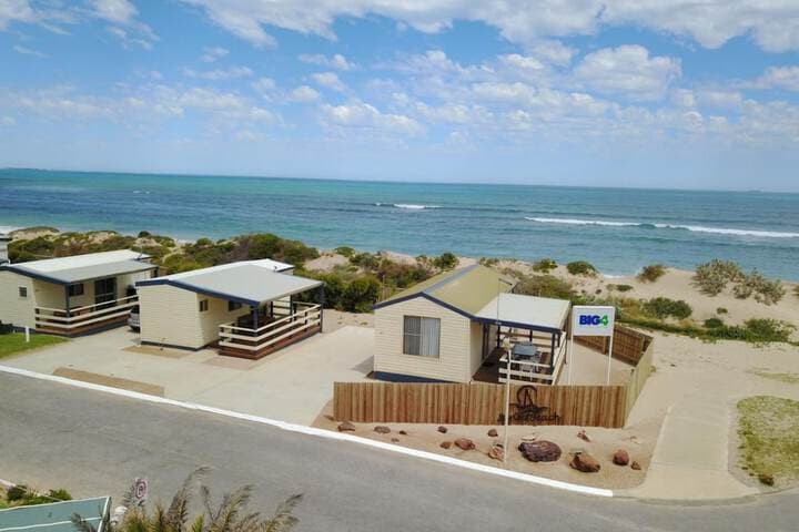 Geraldton Beach destination view