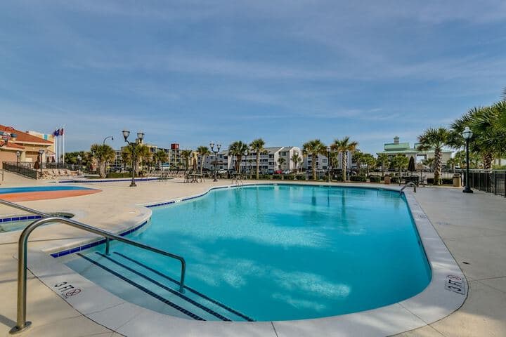 Tilghman Beach&Golf Resort by Condo World photo 3
