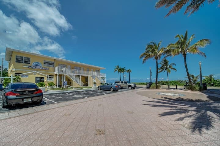Paradise Oceanfront HBH photo 3