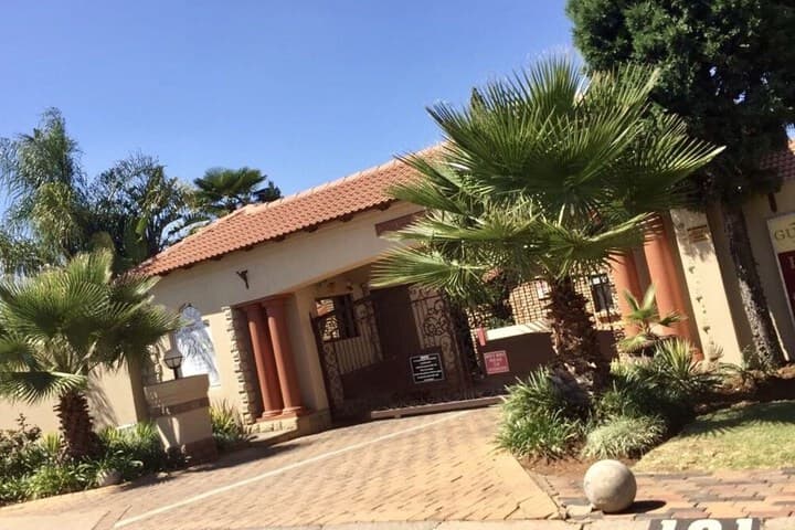 Le Cozmo Guest House photo 3