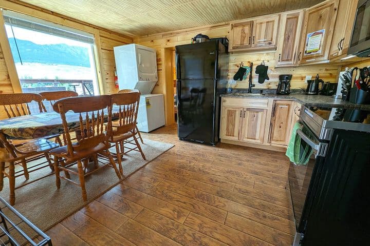 Yellowstone Treasure Guesthouses on the River photo 3