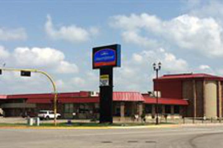 Hotel Howard Johnson Yorkton photo 1
