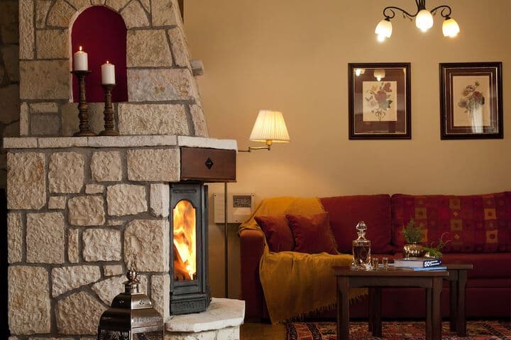 Fretzato Traditional Guest House photo 5