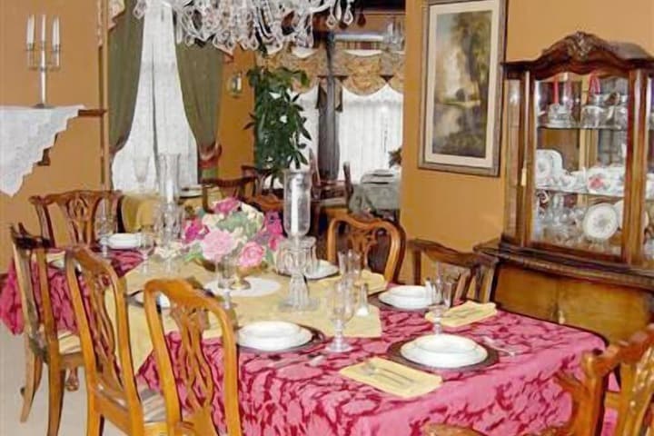 Schuster Mansion Bed & Breakfast photo 5