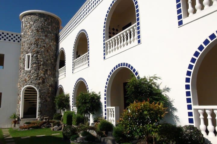 Squares Cafe&Apartments photo 2