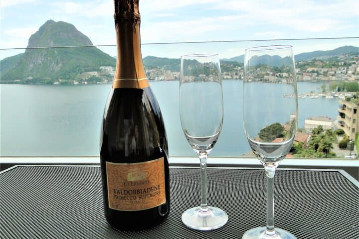 Breathtaking View for a Romantic Stay photo 2