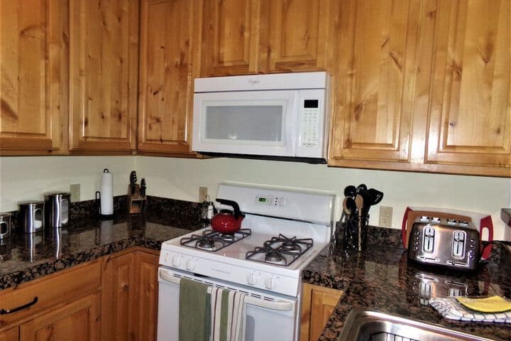 Anemone Townhome 3 Bed 3 Bath photo 4